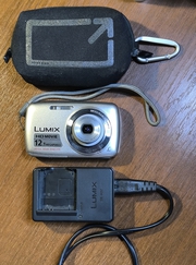 Продаётся фотоаппарат.